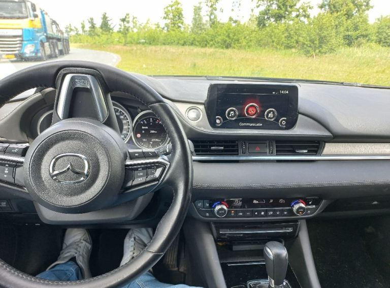 Mazda 6 dashboard