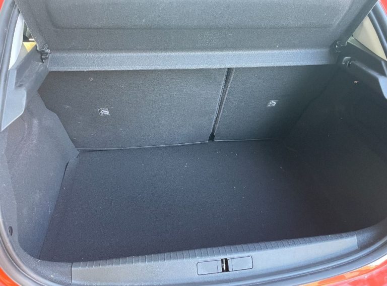 Opel corsa kofferbak