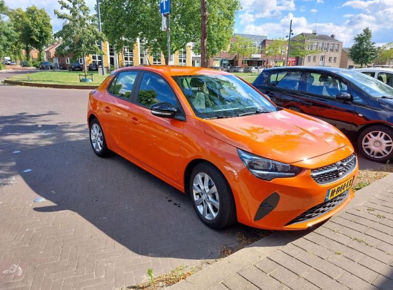 Opel corsa zijkant