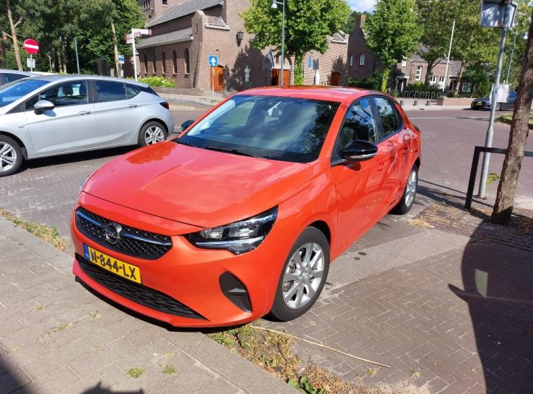 Opel corsa zijkant