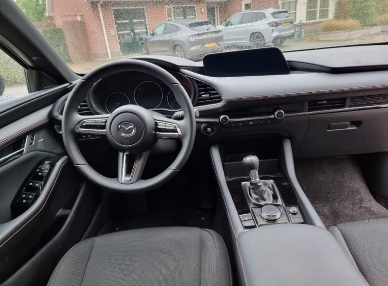 Mazda 3 dashboard