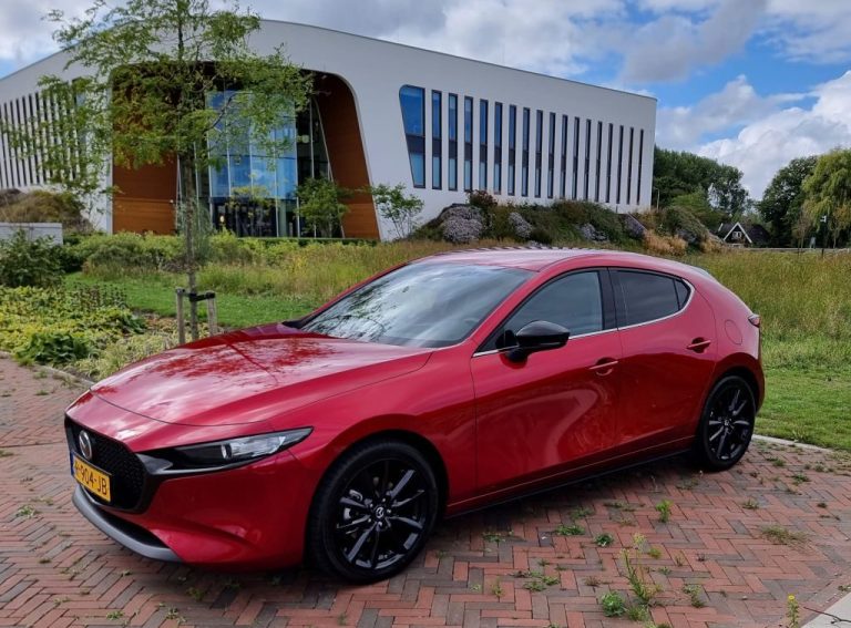 Mazda 3 voorkant