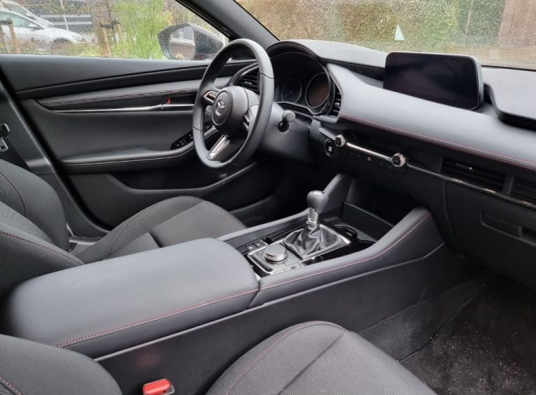 Mazda 3 voorstoelen