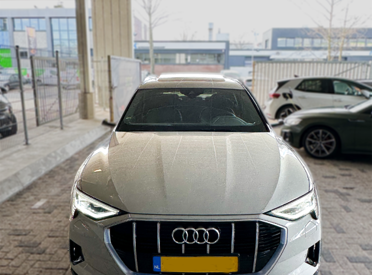 Voorzijde E-Tron