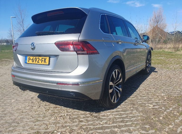 Volkswagen Tiguan zijkant
