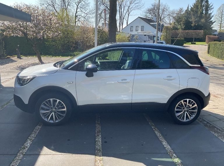 Opel Crossland zijkant