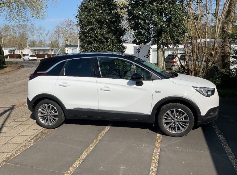 Opel Crossland zijkant