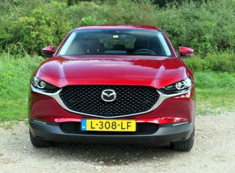 Mazda CX30 voorkant