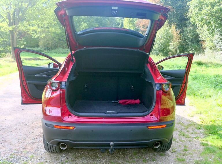 Mazda CX30 kofferbak