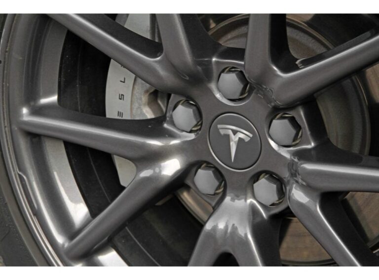 Tesla model 3 Midnight Silver velgen