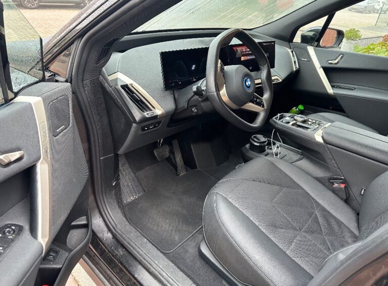 BMW iX voorstoelen