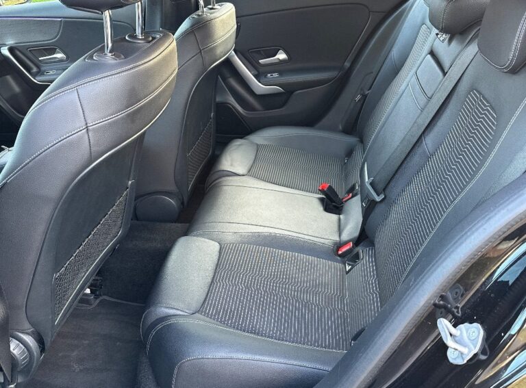 Mercedes Benz A-Klasse achterbank