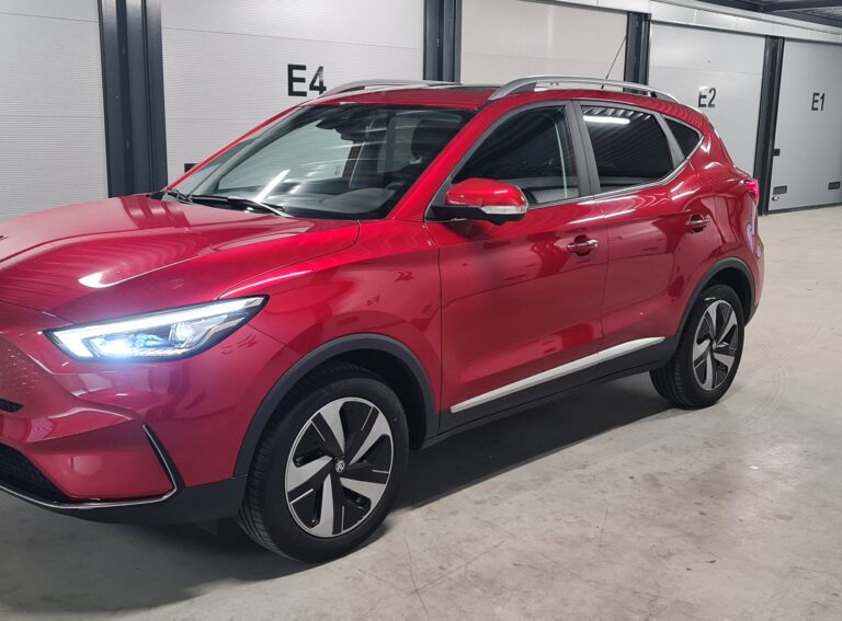 MG ZS EV zijkant
