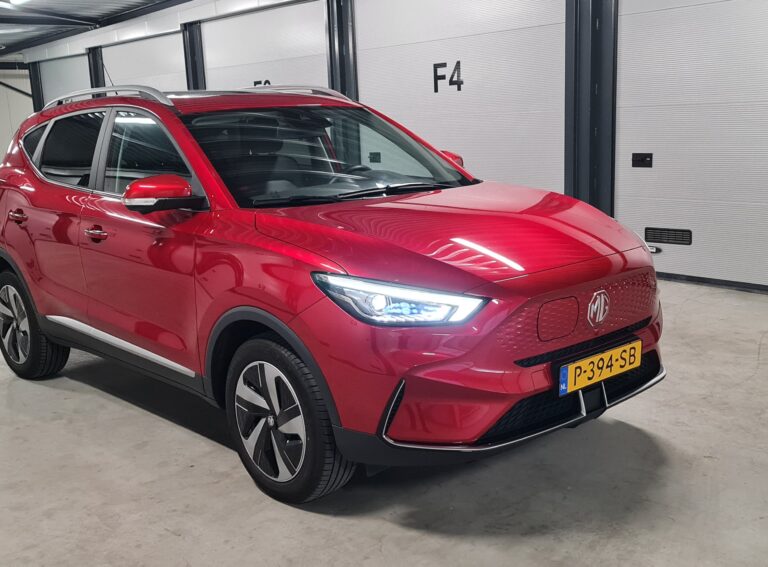 MG ZS EV zijkant