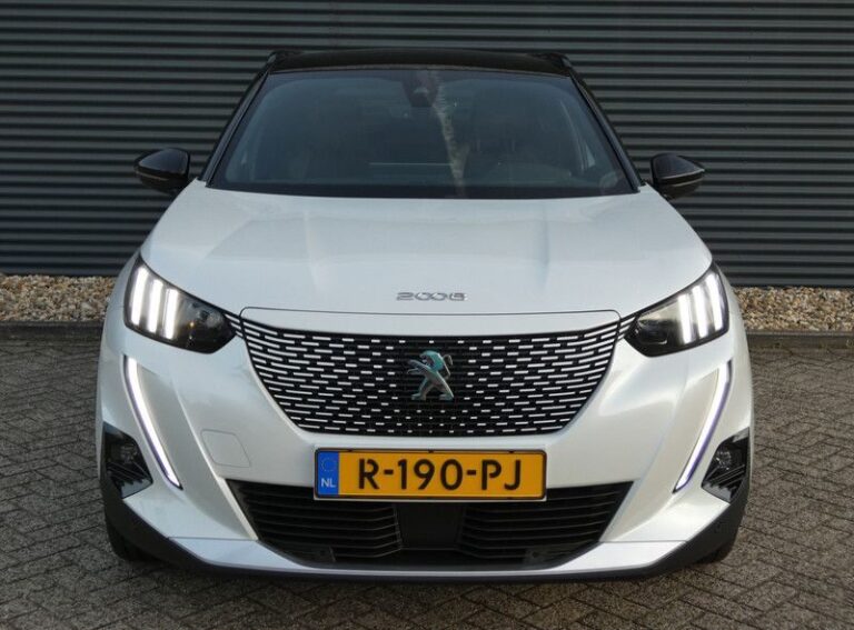 Peugeot E-2008 voorkant