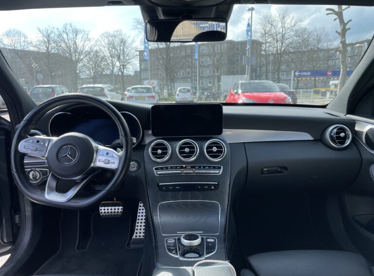 Mercedes-Benz C Klasse dashboard