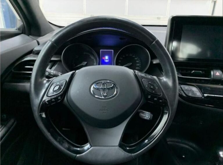 Toyota C-HR dashboard