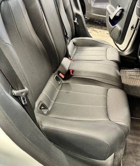 Mercedes Benz CLA achterbank