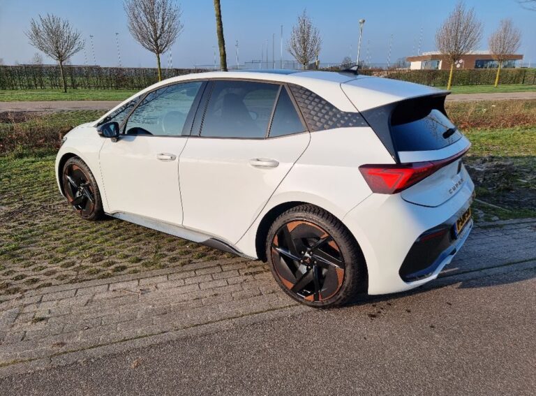 Cupra Born zijkant