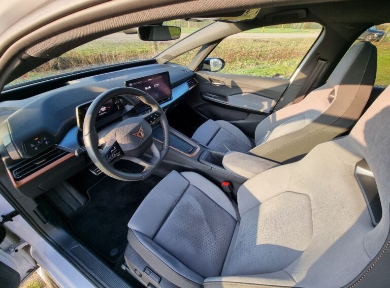 Cupra Born voorstoelen
