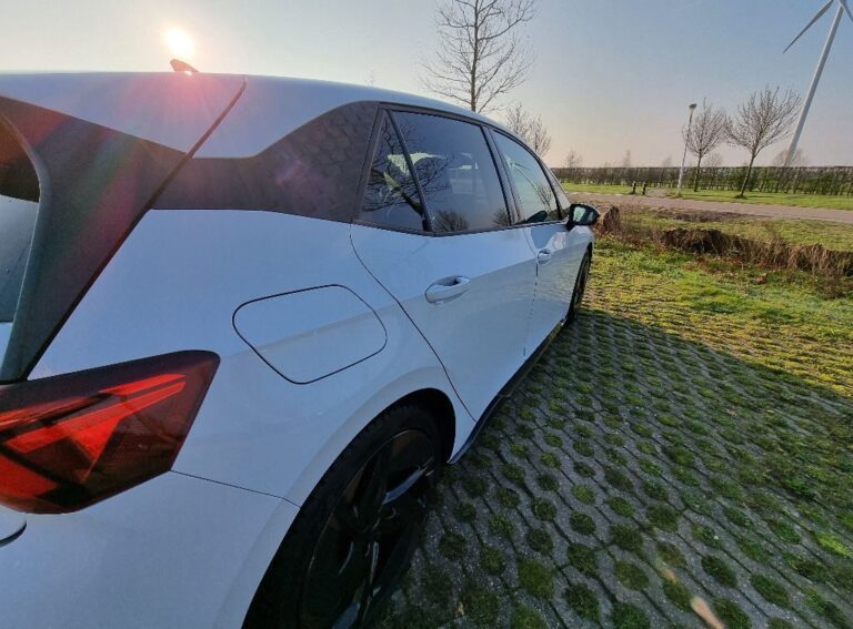 Cupra Born zijkant