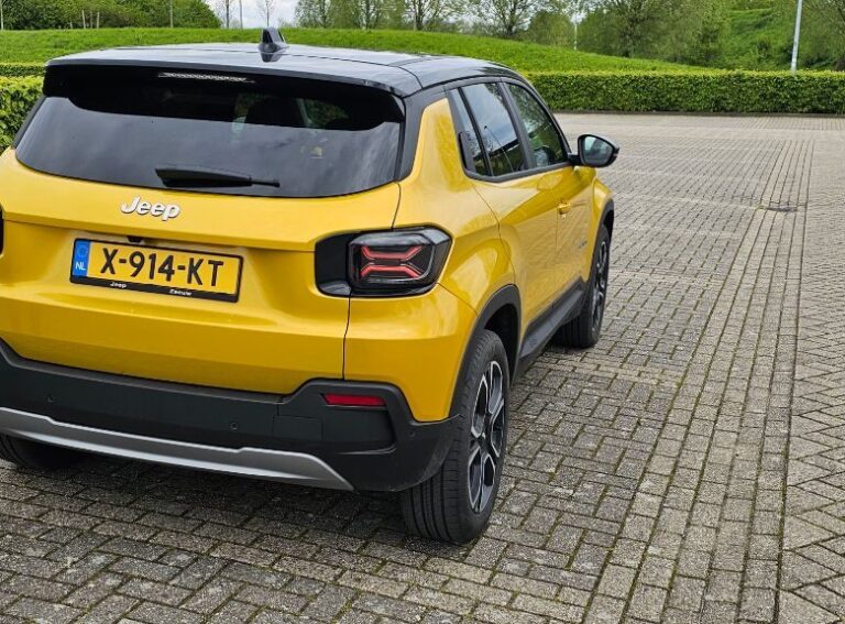 Jeep Avenger achterkant