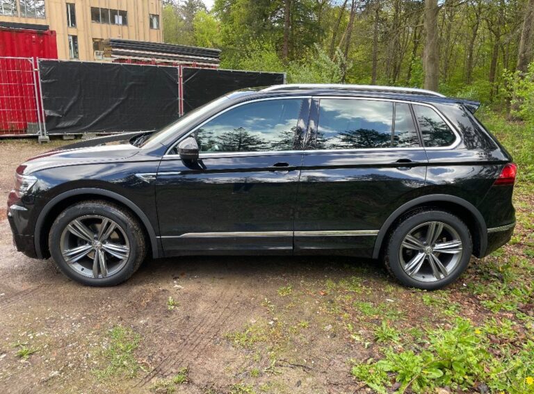 Volkswagen Tiguan zijkant
