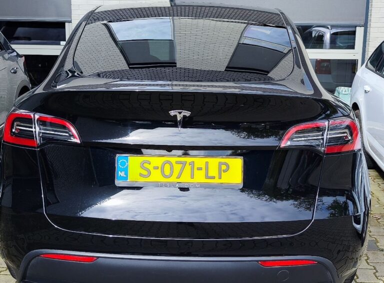 Tesla Model Y achterkant