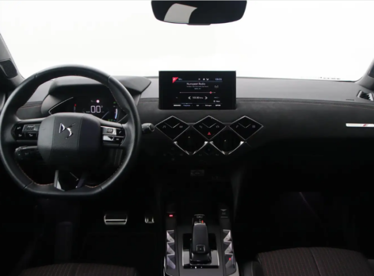 DS 3 dashboard