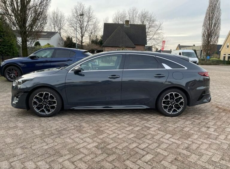 Kia Proceed zijkant