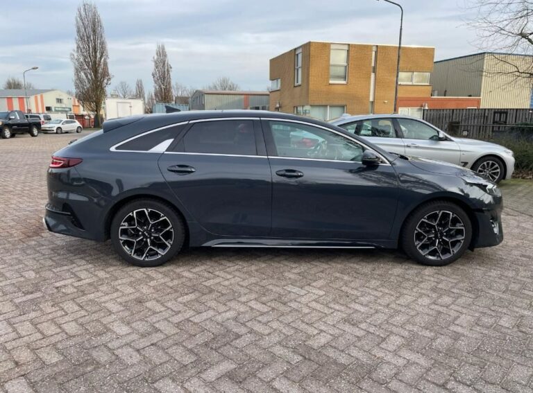 Kia Proceed zijkant