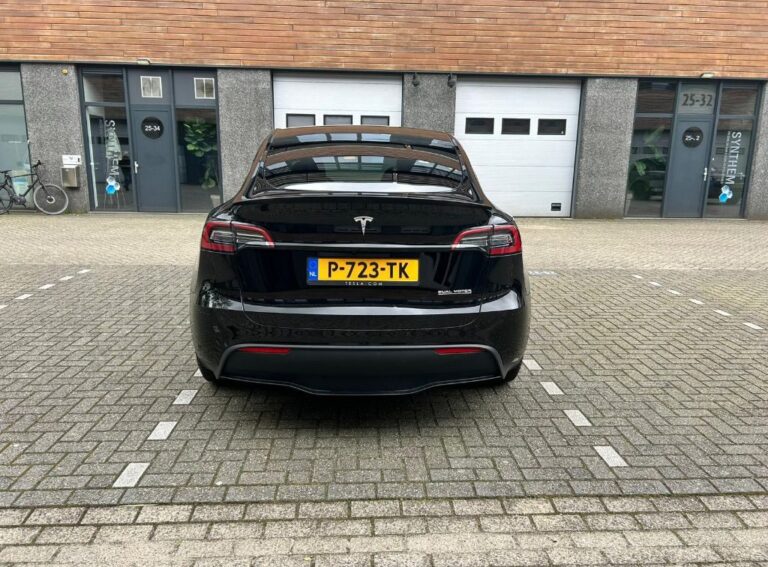 Tesla Model Y achterkant