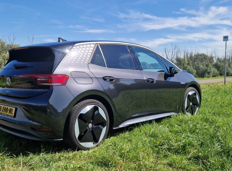 Volkswagen ID.3 zijkant