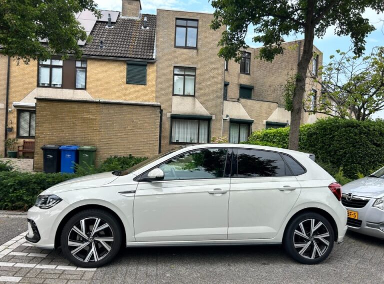 Volkswagen Polo Ascot Grey zijkant