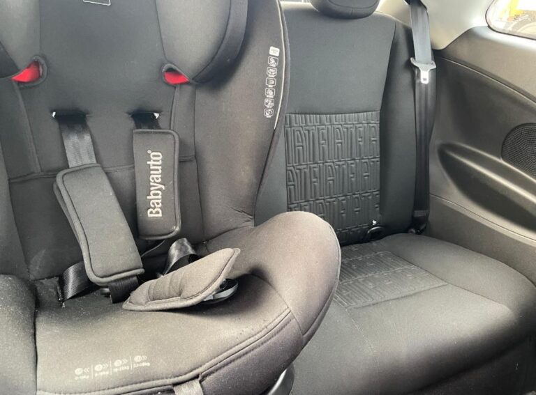Fiat 500E Berlina Onyx Black achterbank