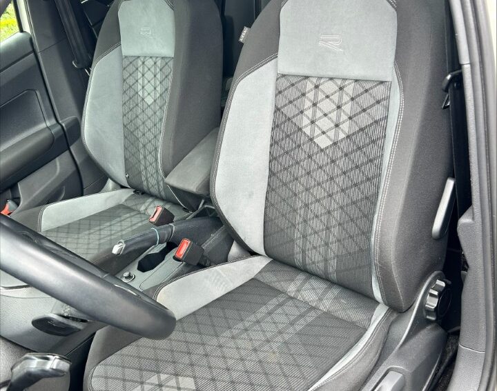 Volkswagen Polo Ascot Grey voorstoelen