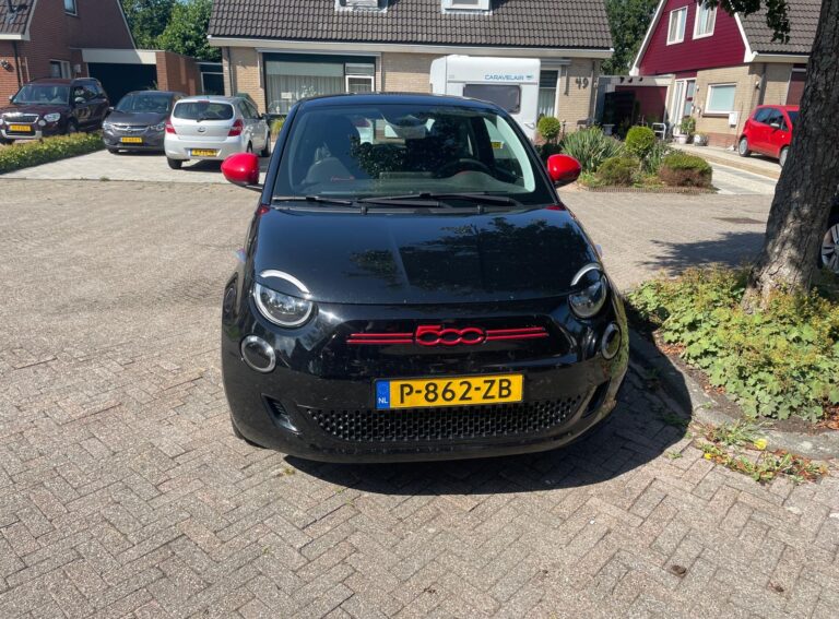 Fiat 500E Berlina Onyx Black voorkant