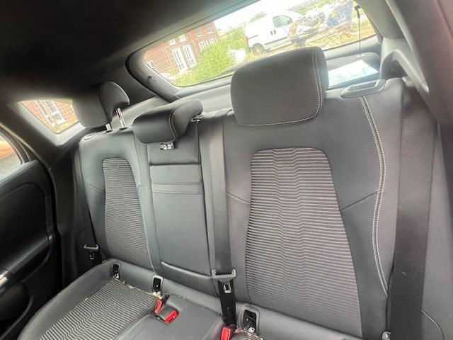 Mercedes-Benz EQA achterbank