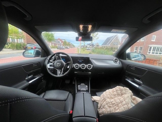 Mercedes-Benz EQA dashboard