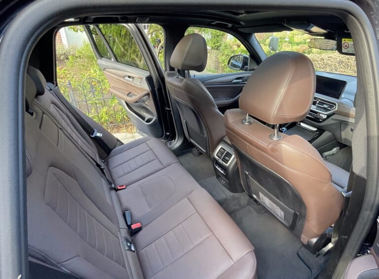 BMW iX3 achterbank