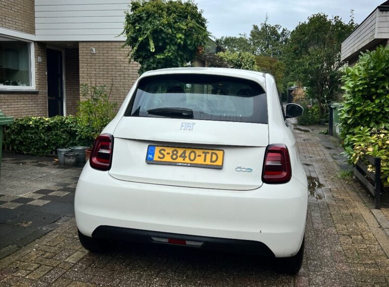 Fiat 500E achterkant