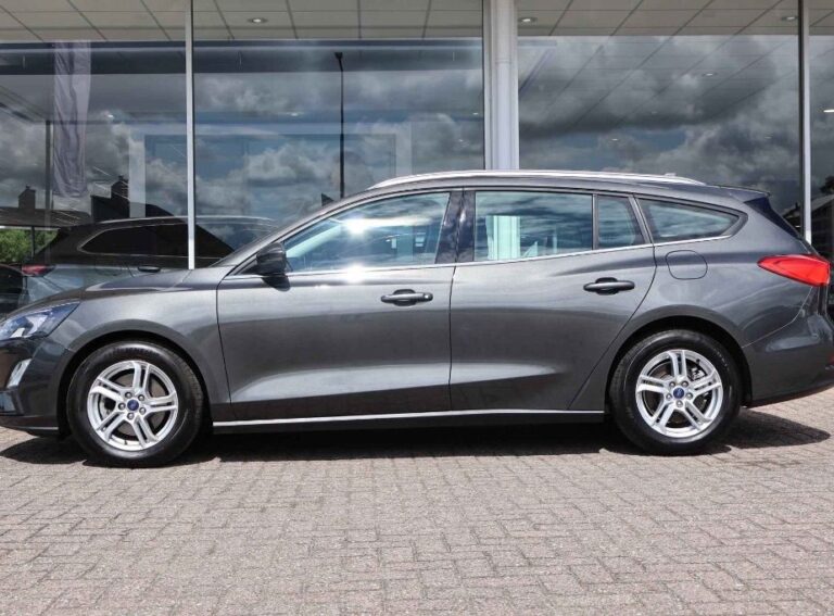 Ford Focus zijkant