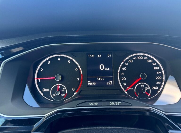 Volkswagen Polo dashboard