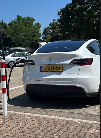 Tesla Model Y achterkant