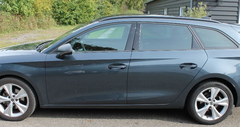 Seat Leon zijkant