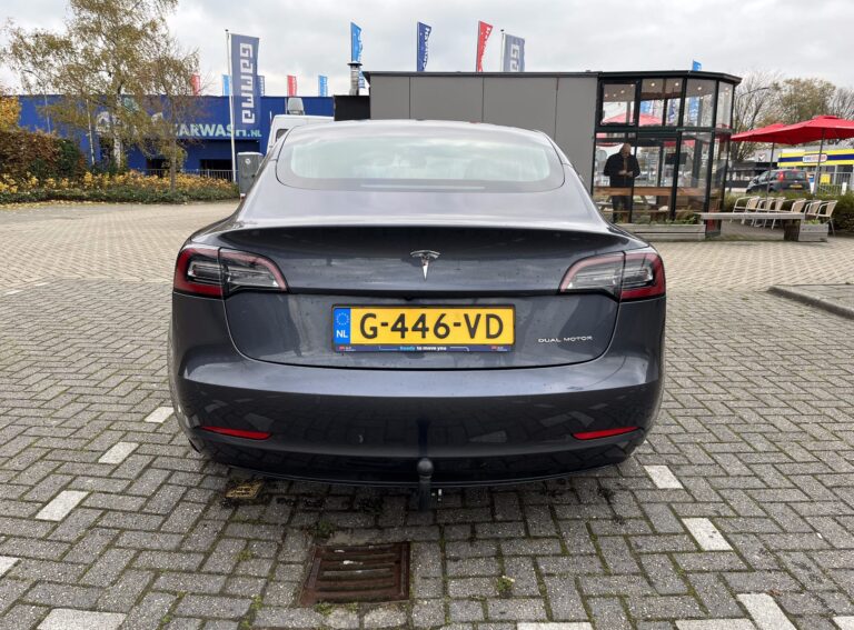 Tesla Model 3 achterkant