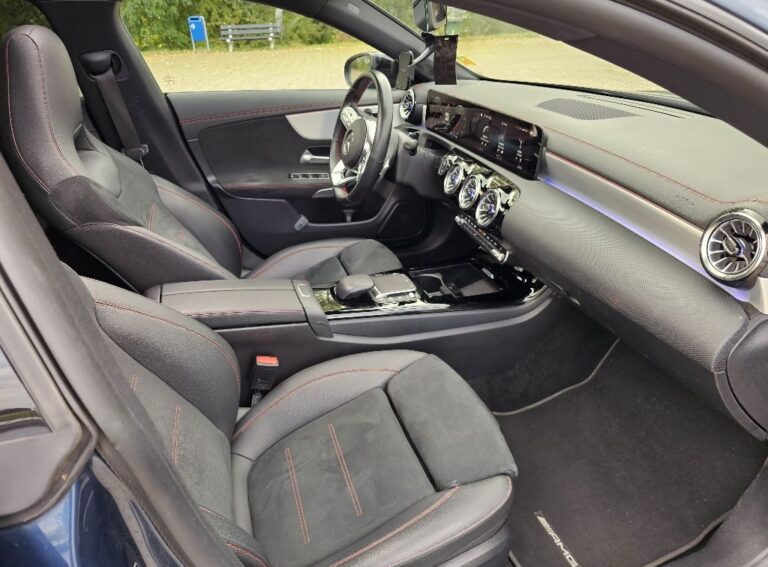 Mercedes-Benz CLA voorstoelen