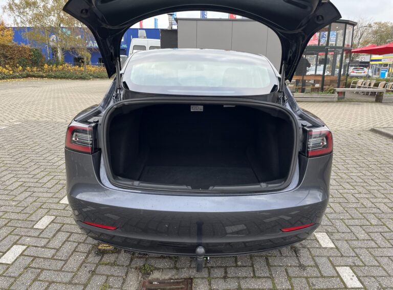Tesla Model 3 kofferbak