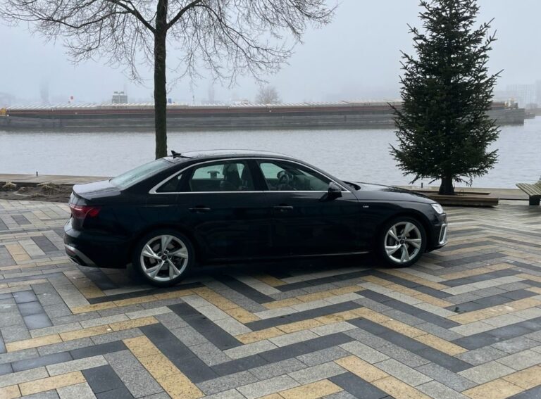 Audi A4 Limousine S Tronic passagierskant