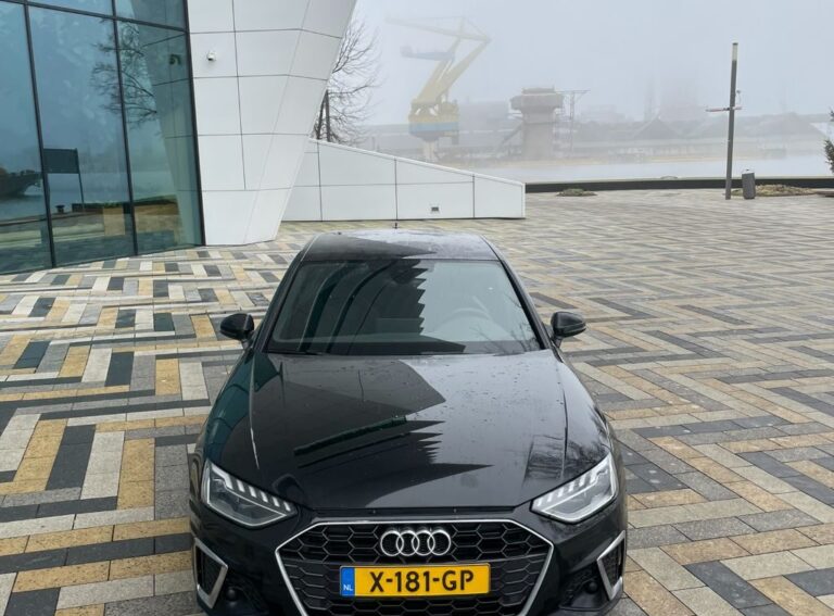 Audi A4 Limousine S Tronic voorkant